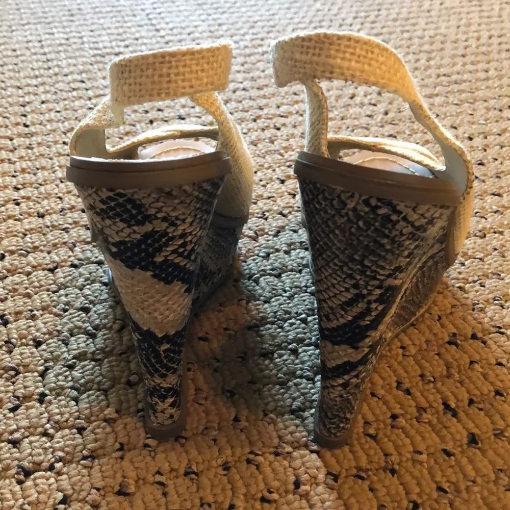Women's Tan Wedge Sandals